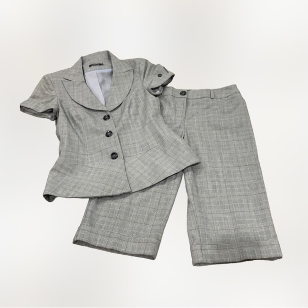 Truworths Gray 2 piece Striped Pant Suit Size 34‎ See pics for Measurements